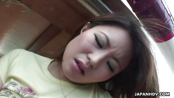 შავგვრემანი იღებს დიდ სქელ პეკერს მის უკანალში