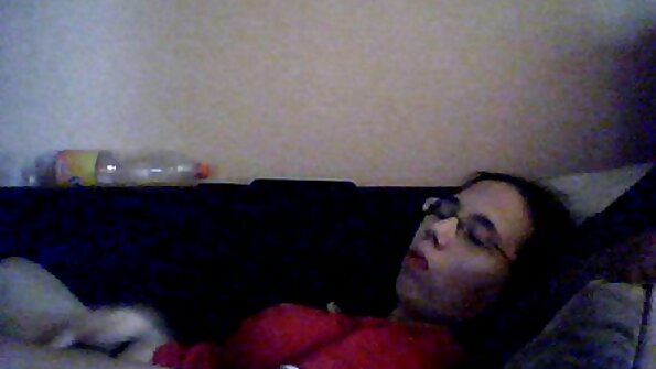 შავგვრემანი, რომელსაც წოვა უყვარს, მამაკაცისგან იღებს სახეს