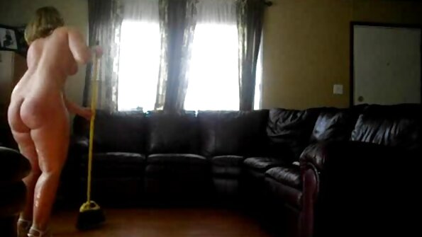 შავგვრემანი, რომელსაც უყვარს სექს -სათამაშოებით თამაში აჯავრებს და აწამებს მის მეგობარს